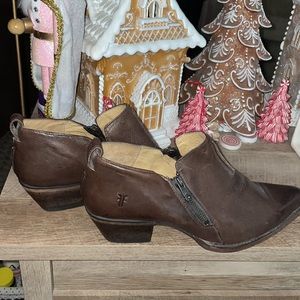 ✨Final Price✨Frye Boots